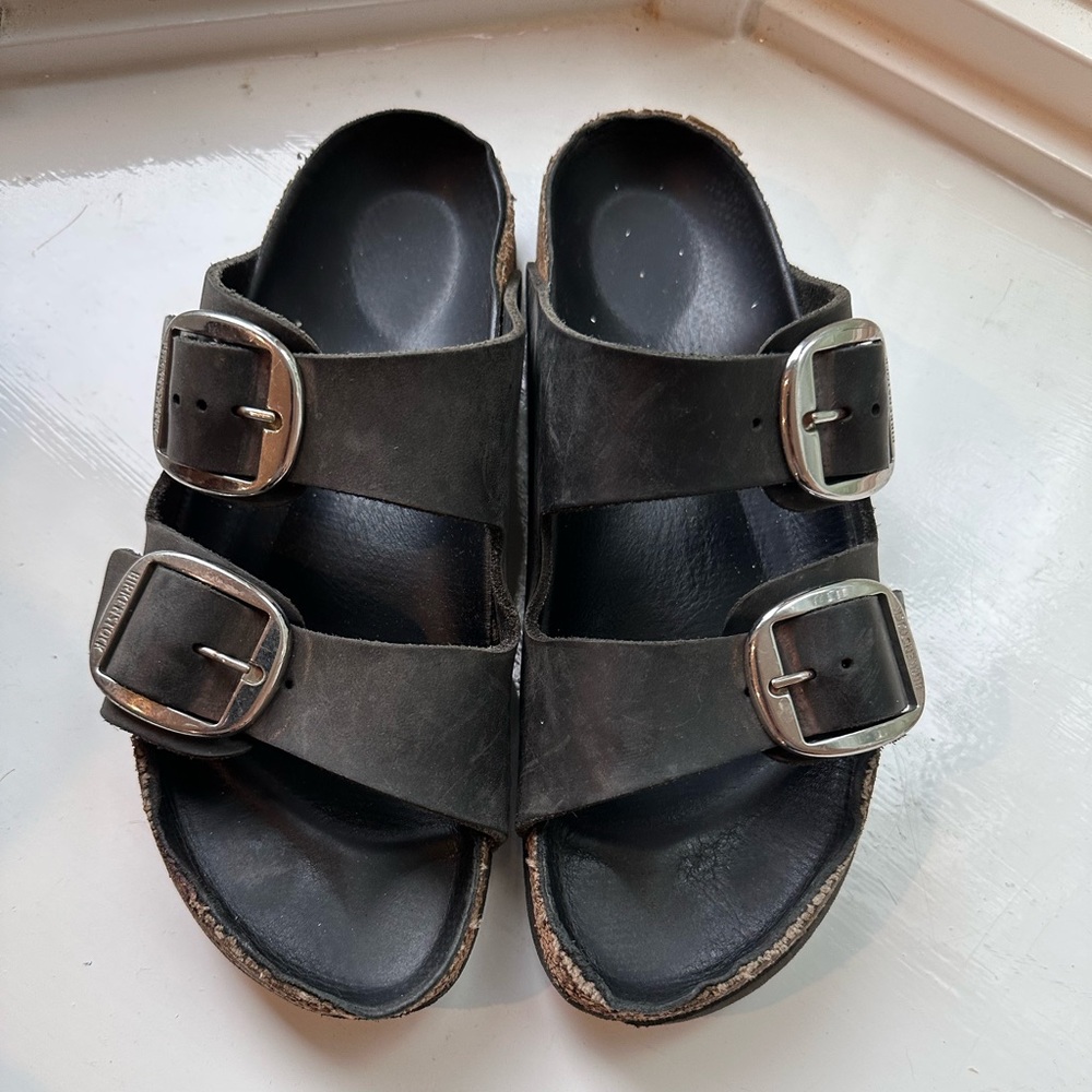 Big buckle Birkenstocks size40